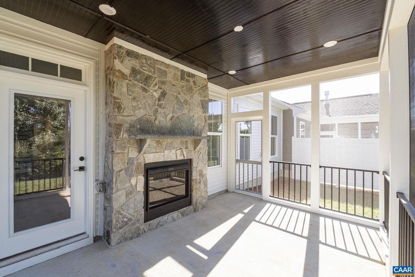 138 Springdale Rd photo 44