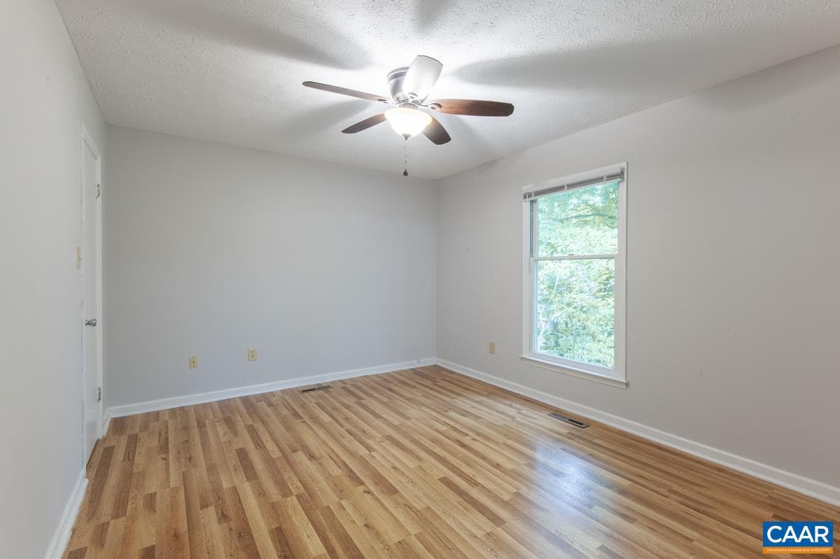 56 Riverside Dr photo 17