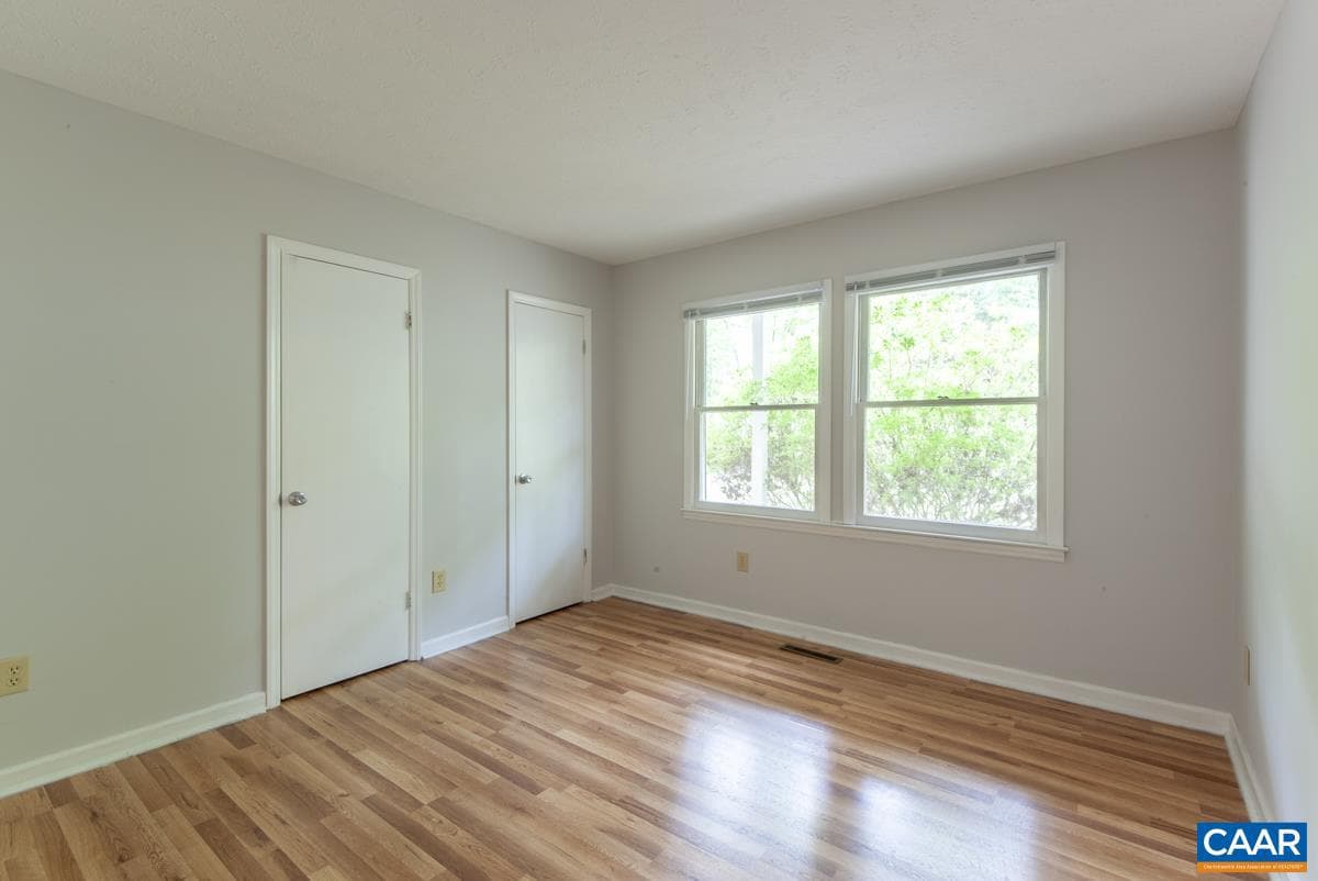 56 Riverside Dr photo 21