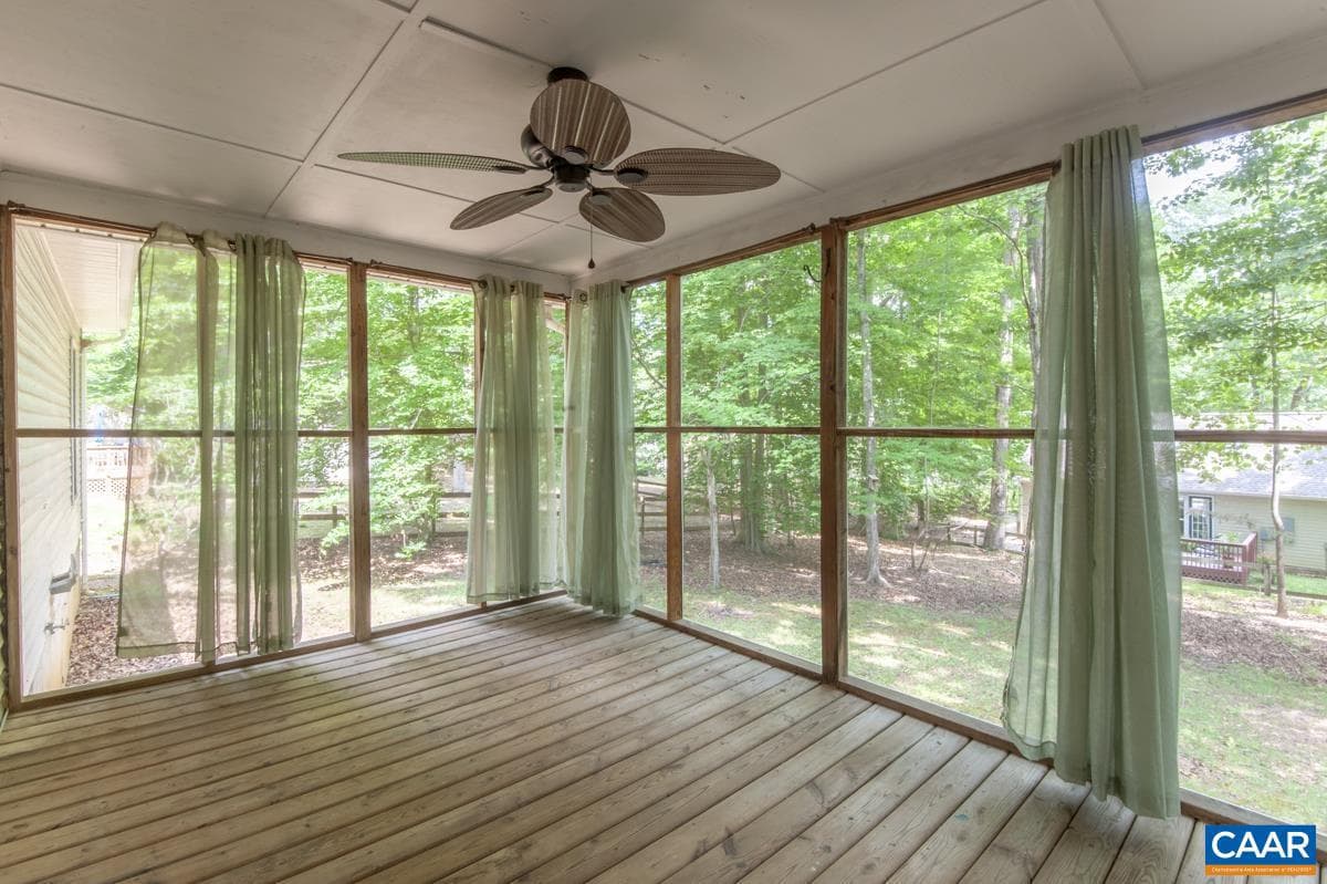 56 Riverside Dr photo 27
