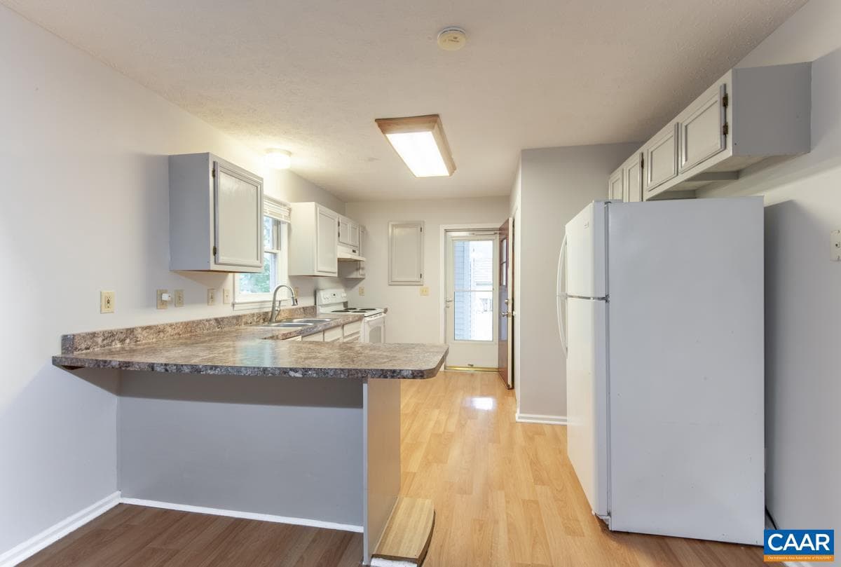 56 Riverside Dr photo 9