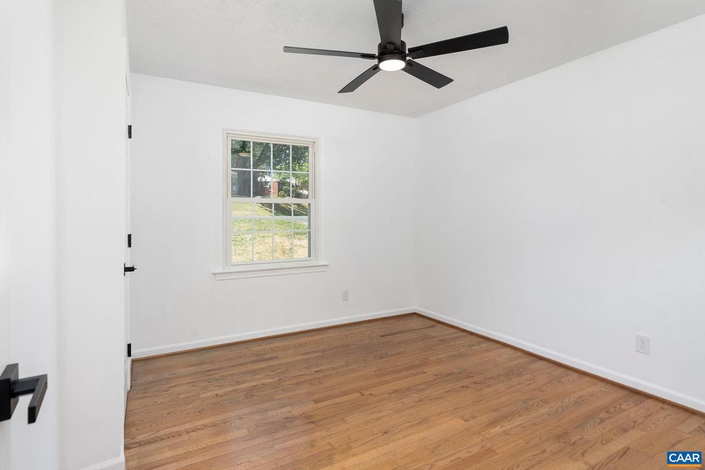 2208 Banbury St photo 26