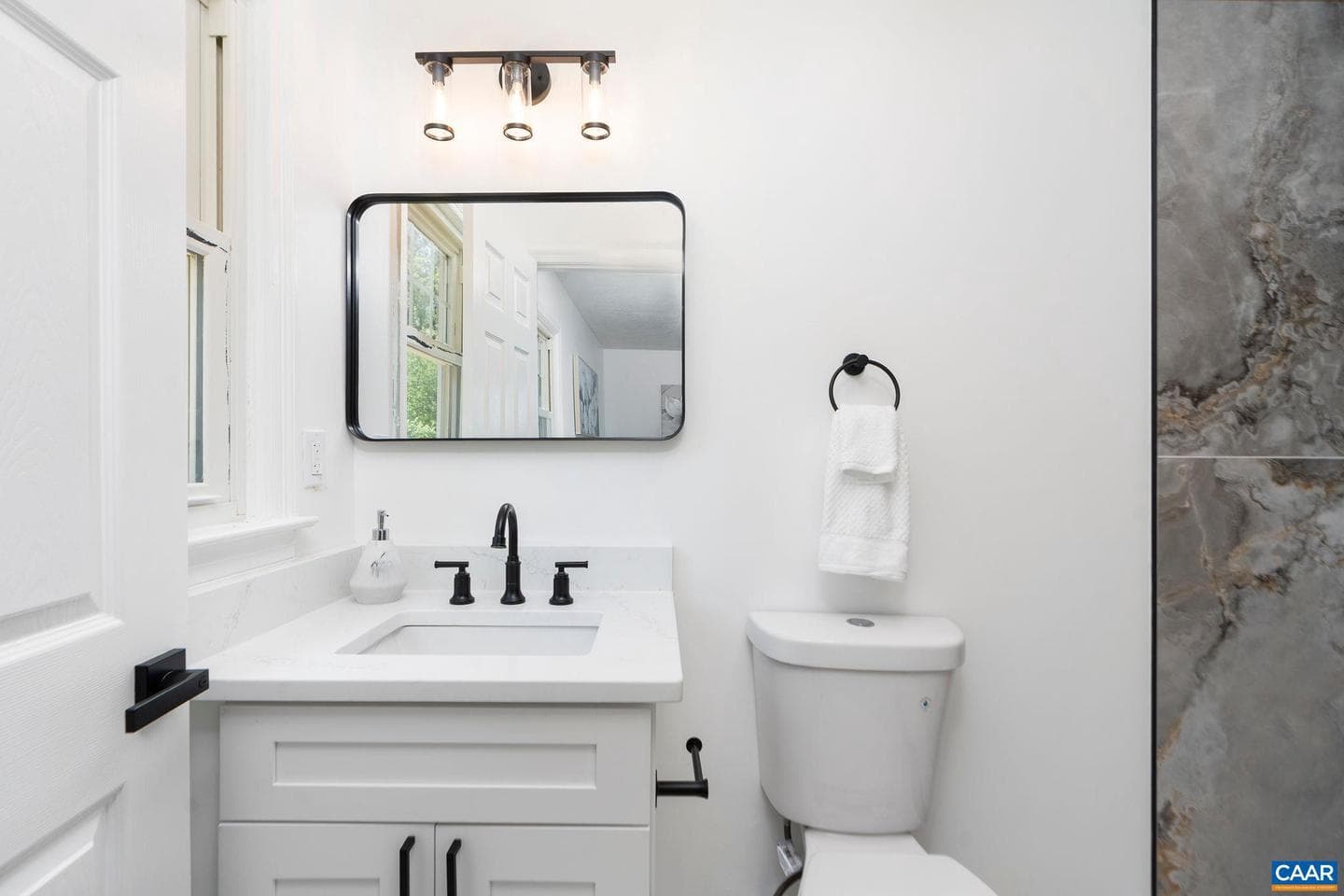2208 Banbury St photo 34