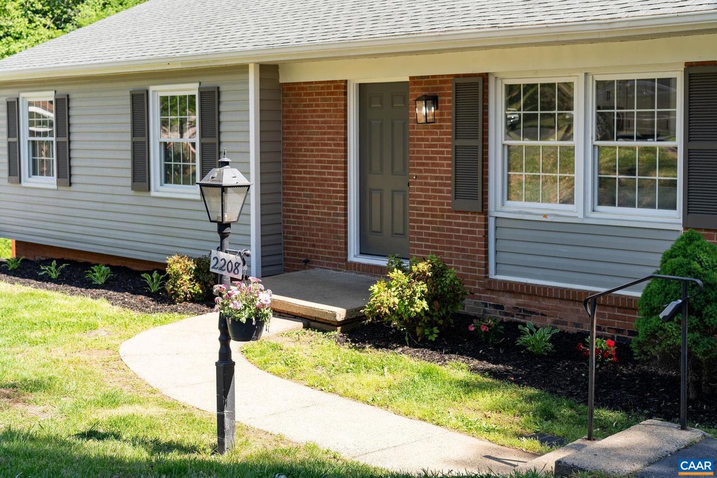 2208 Banbury St photo 45