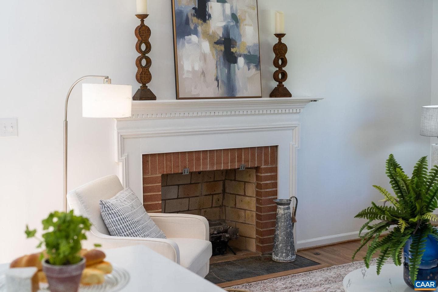 2208 Banbury St photo 7