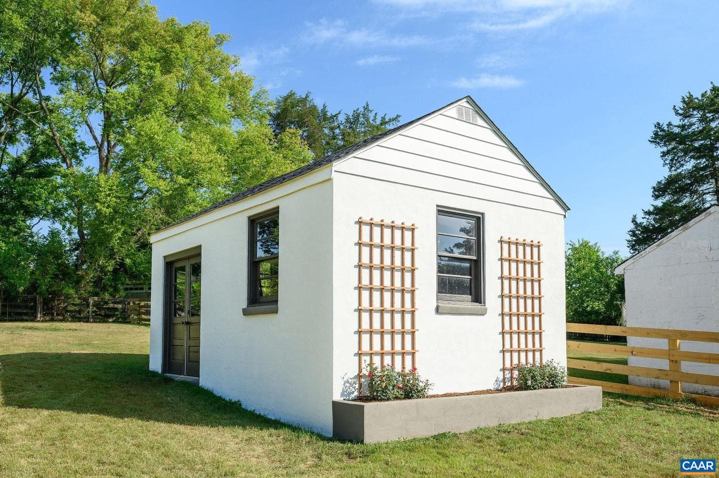 1007 Saint Clair Ave photo 45