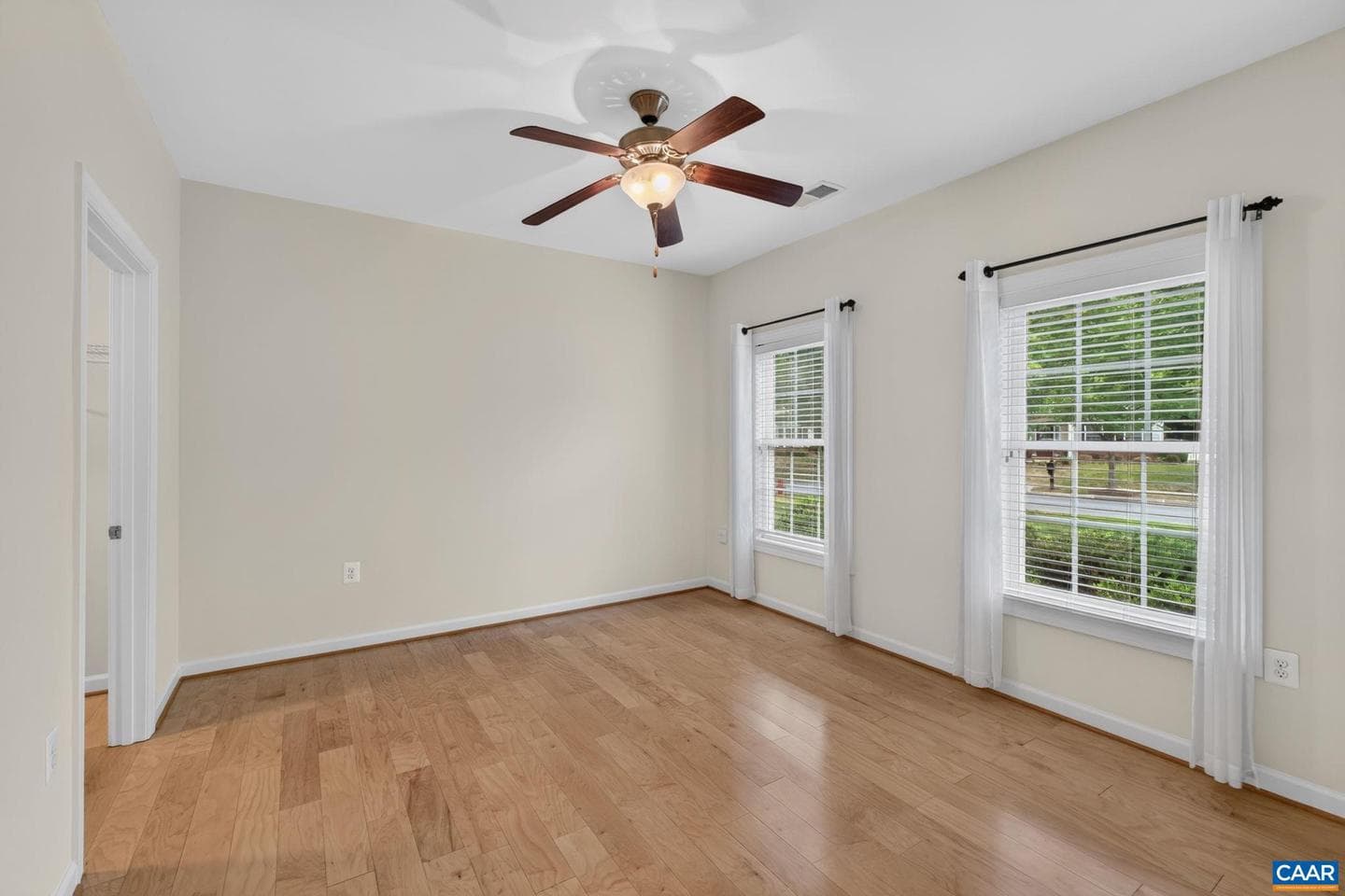 1824 Barefoot Ct photo 24