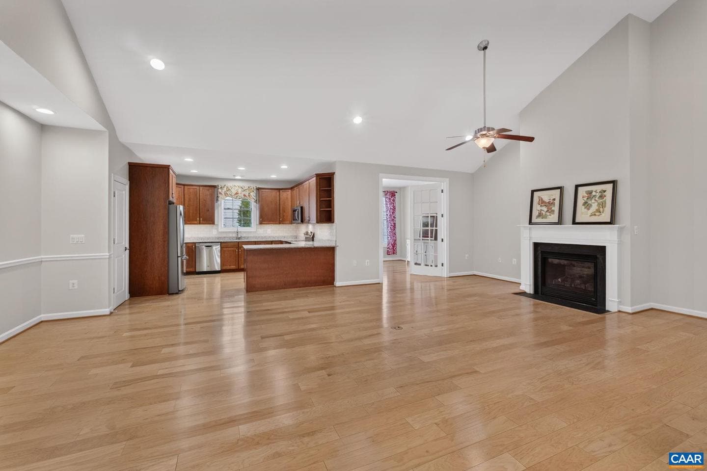 1824 Barefoot Ct photo 5