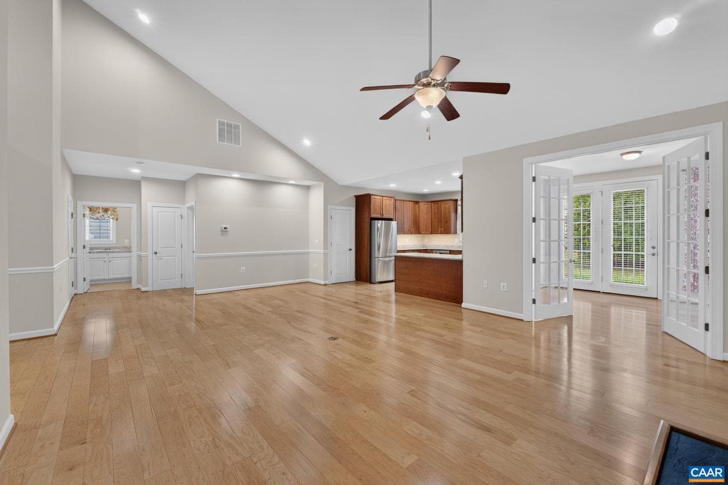 1824 Barefoot Ct photo 7