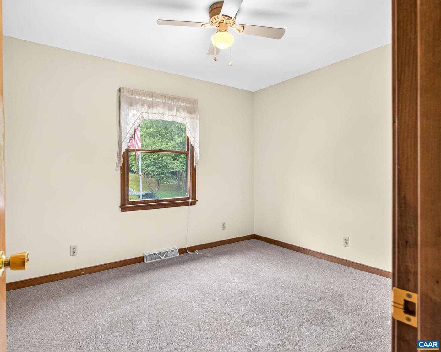 1379 Ridge Rd photo 12