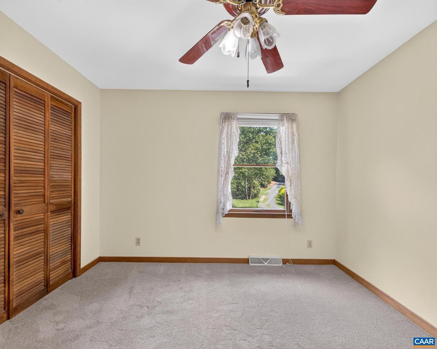 1379 Ridge Rd photo 21
