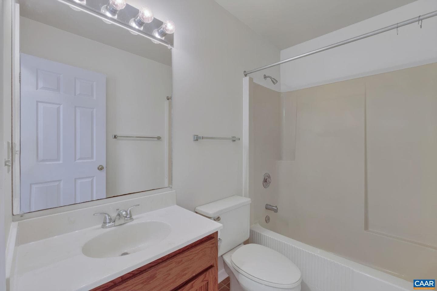7124 Albevanna Spring Rd photo 16