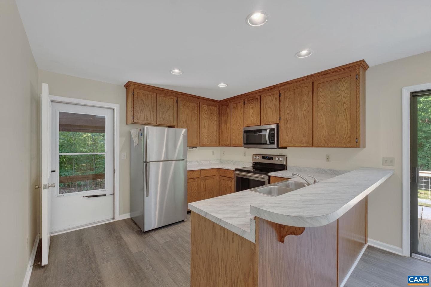 7124 Albevanna Spring Rd photo 4