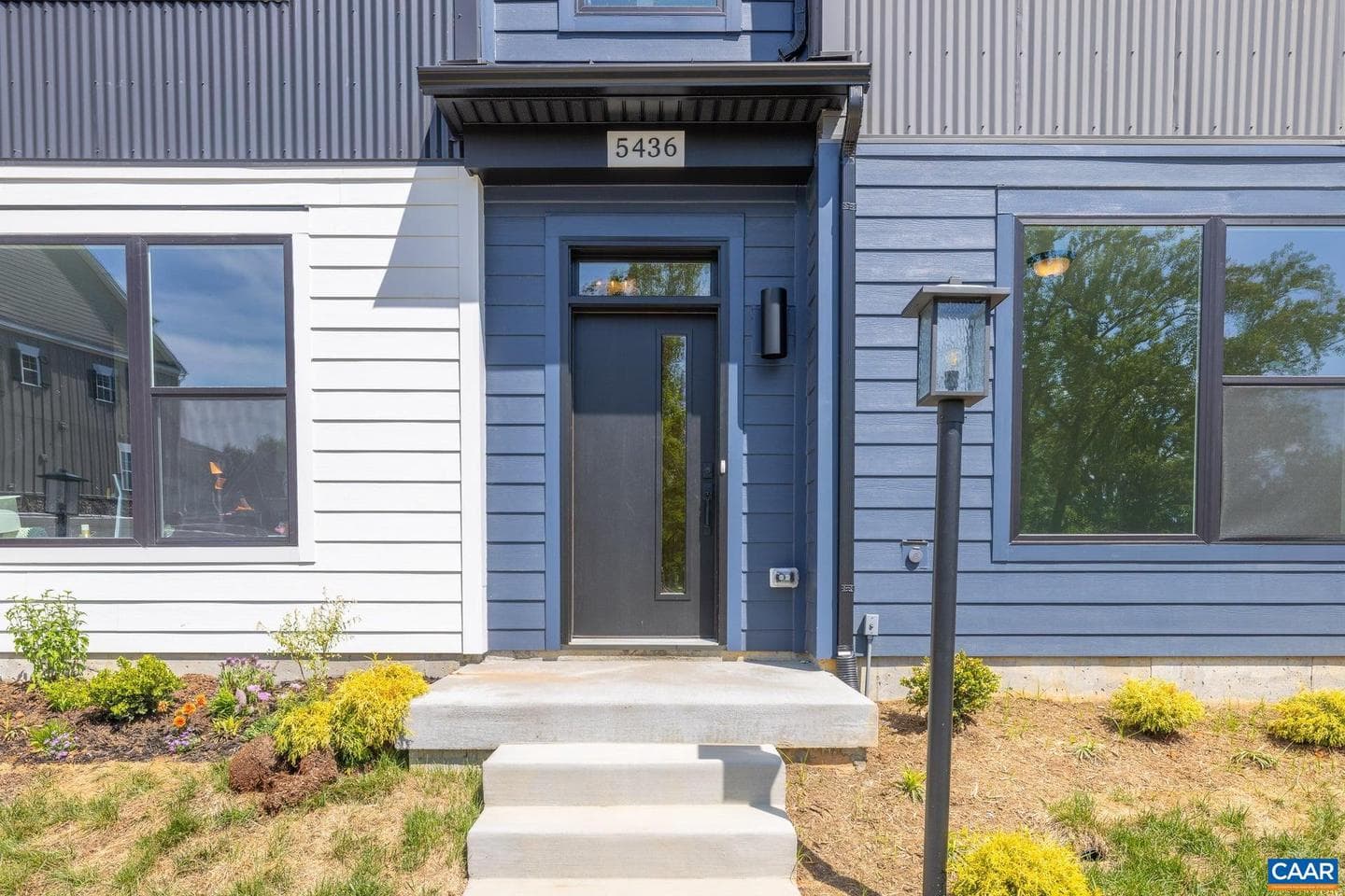 19 Larkin Ave photo 3