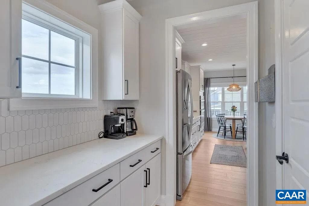 24 Warwick Dr photo 11