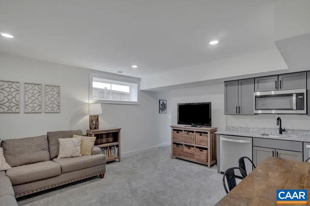 24 Warwick Dr photo 27