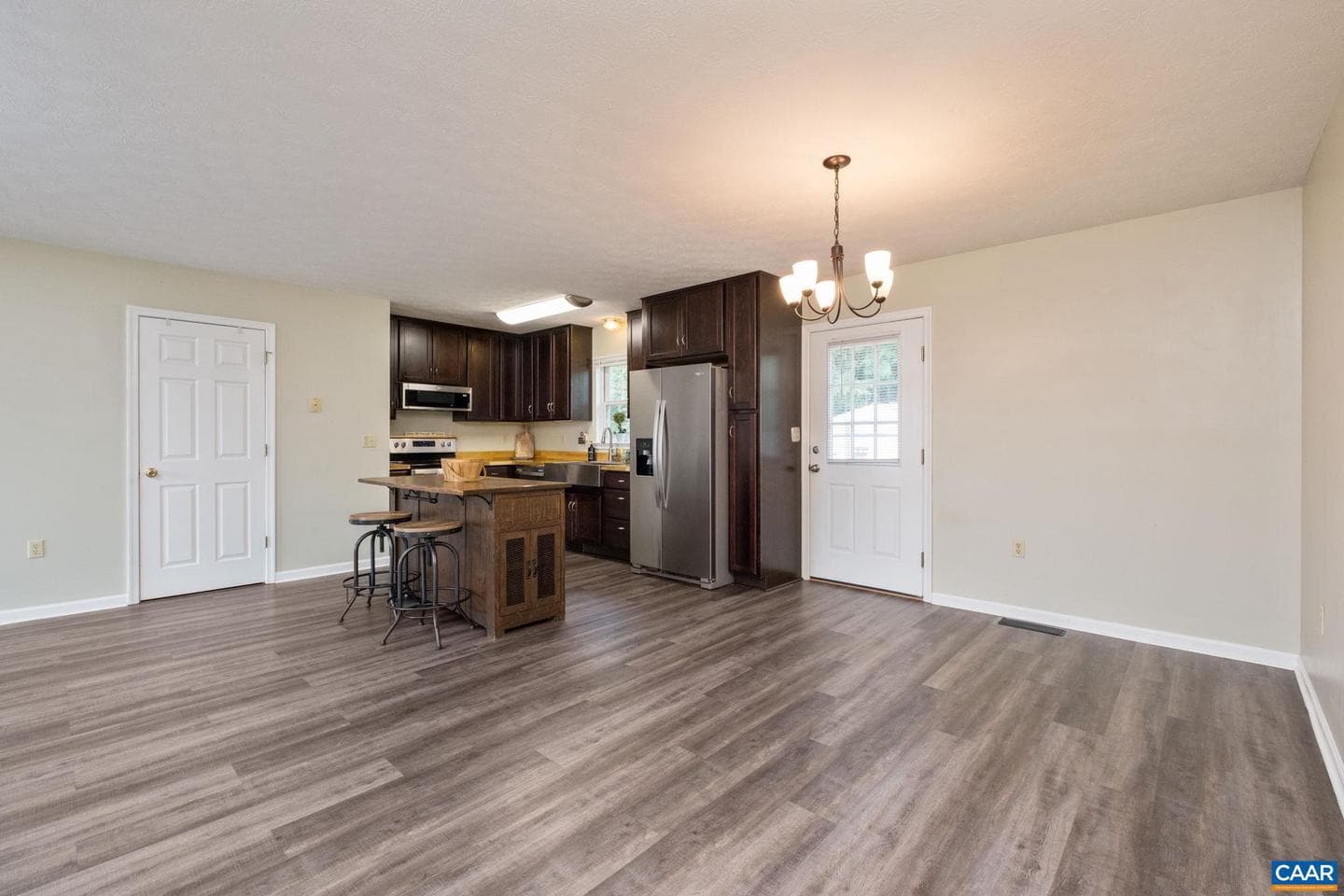 537 Edwardian Ln photo 14