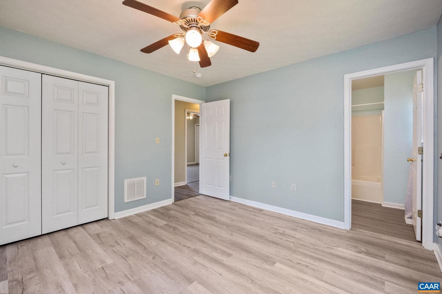 537 Edwardian Ln photo 22