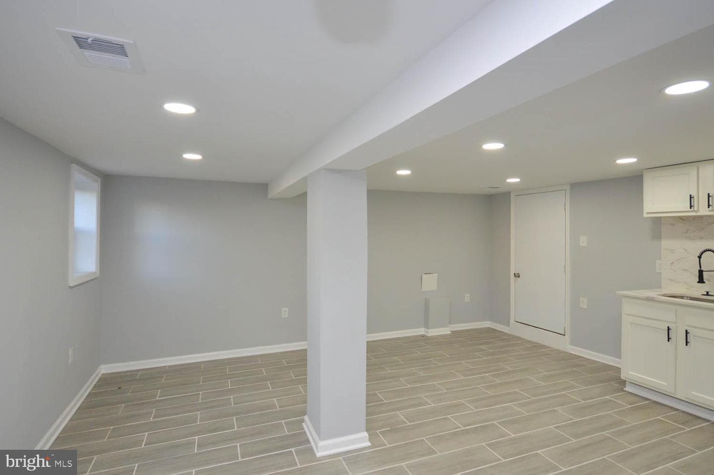 6200 Clay Street NE photo 33