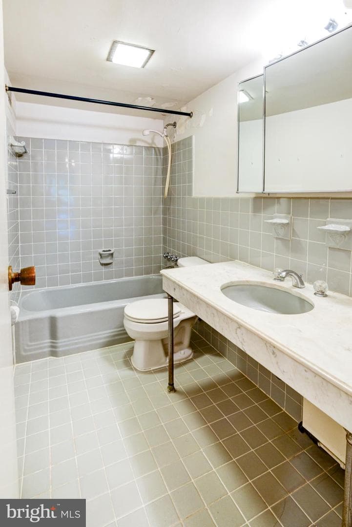 4201 Cathedral Avenue NW #201e photo 21
