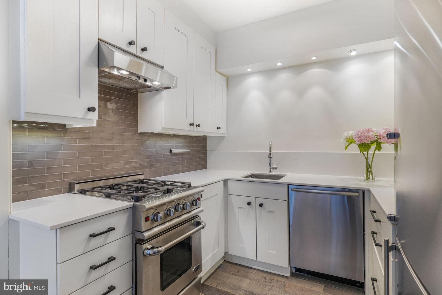 4000 Cathedral Avenue NW #105b photo 12