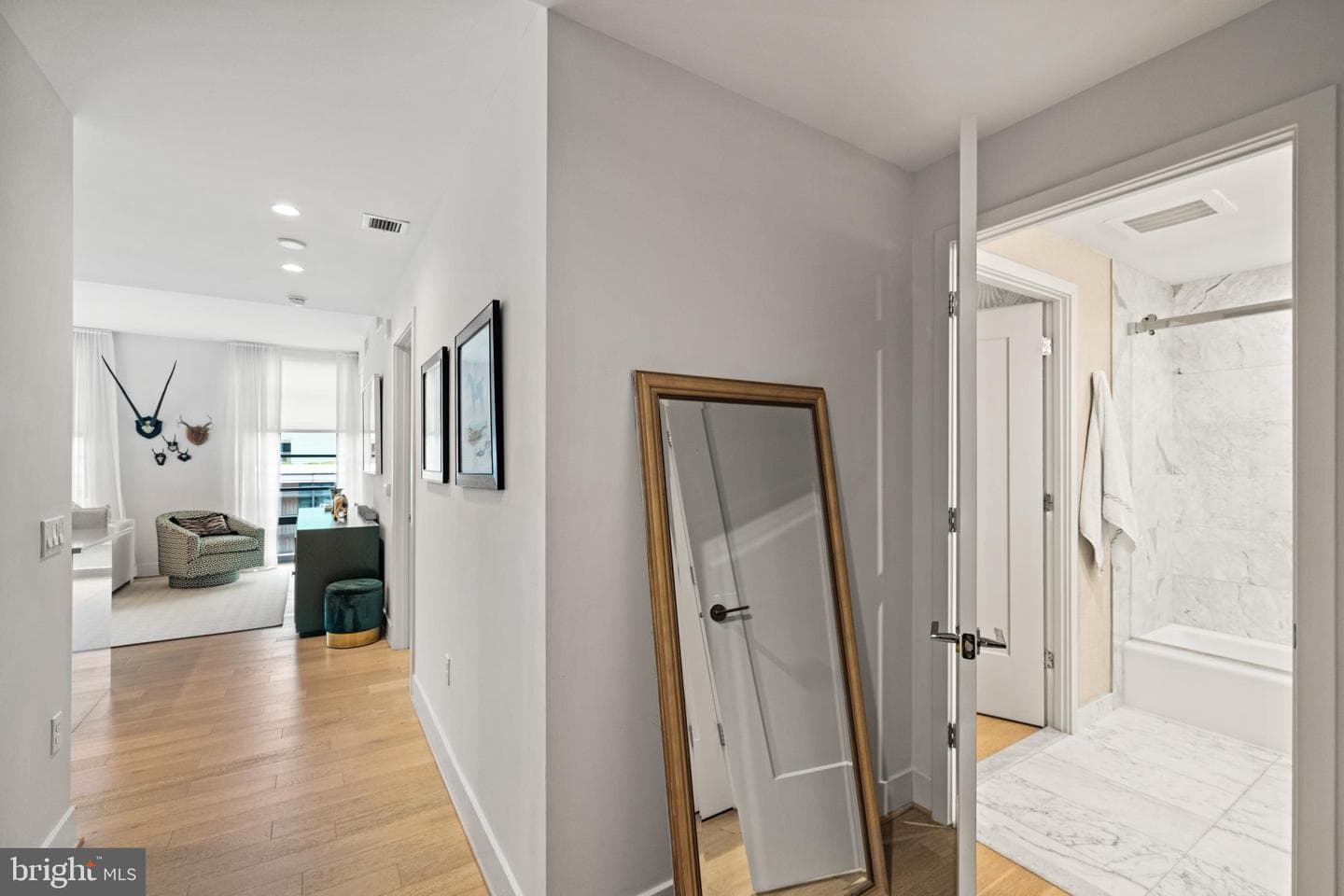 45 Sutton Square SW #1110 photo 10