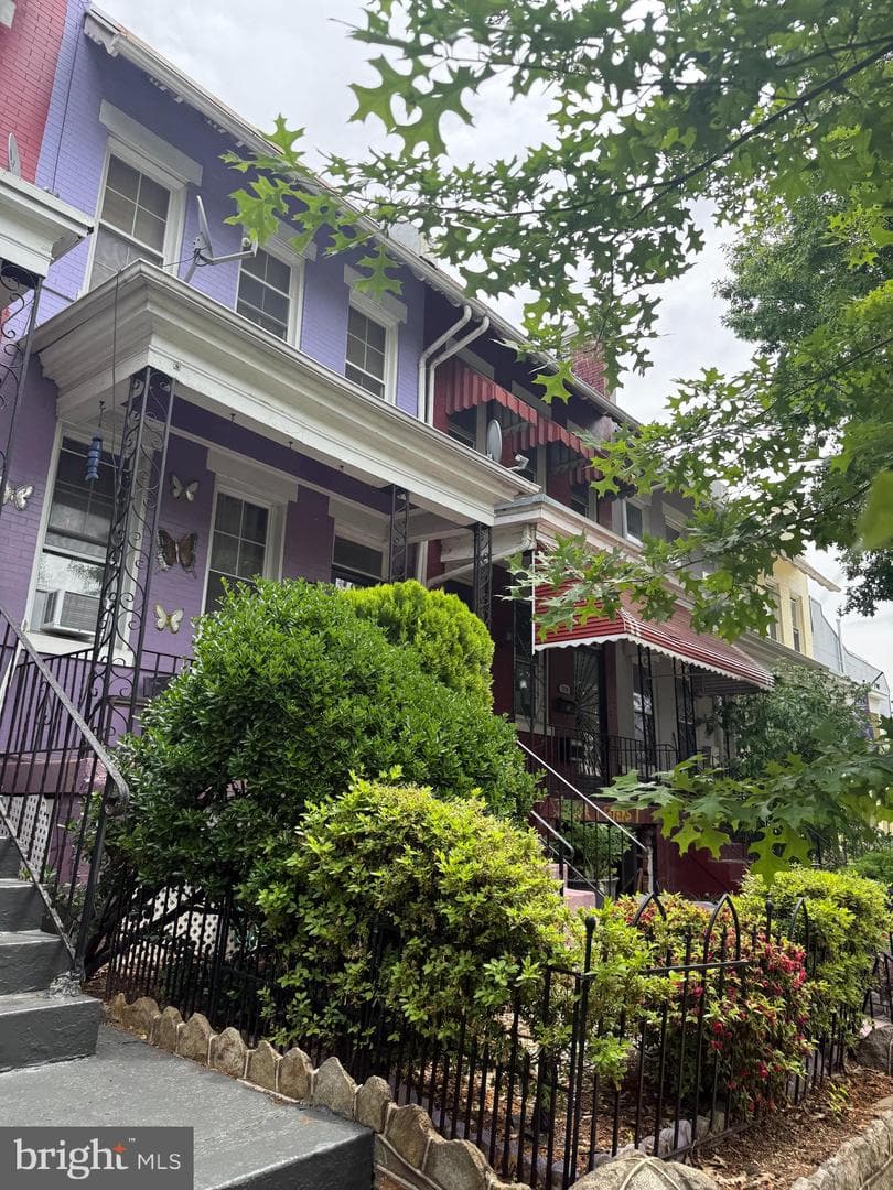 1121 8th Street NE, Washington