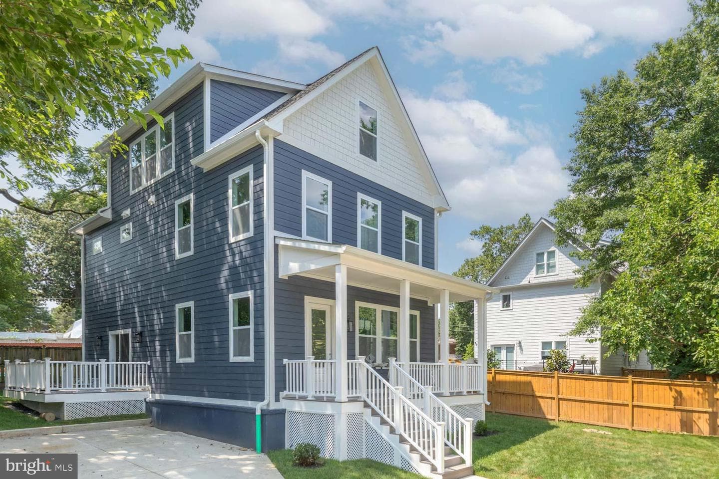 1615 Irving Street NE photo 1