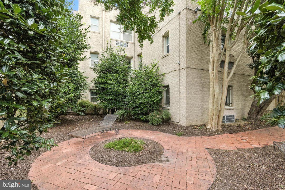 1367 K Street SE #b, Washington