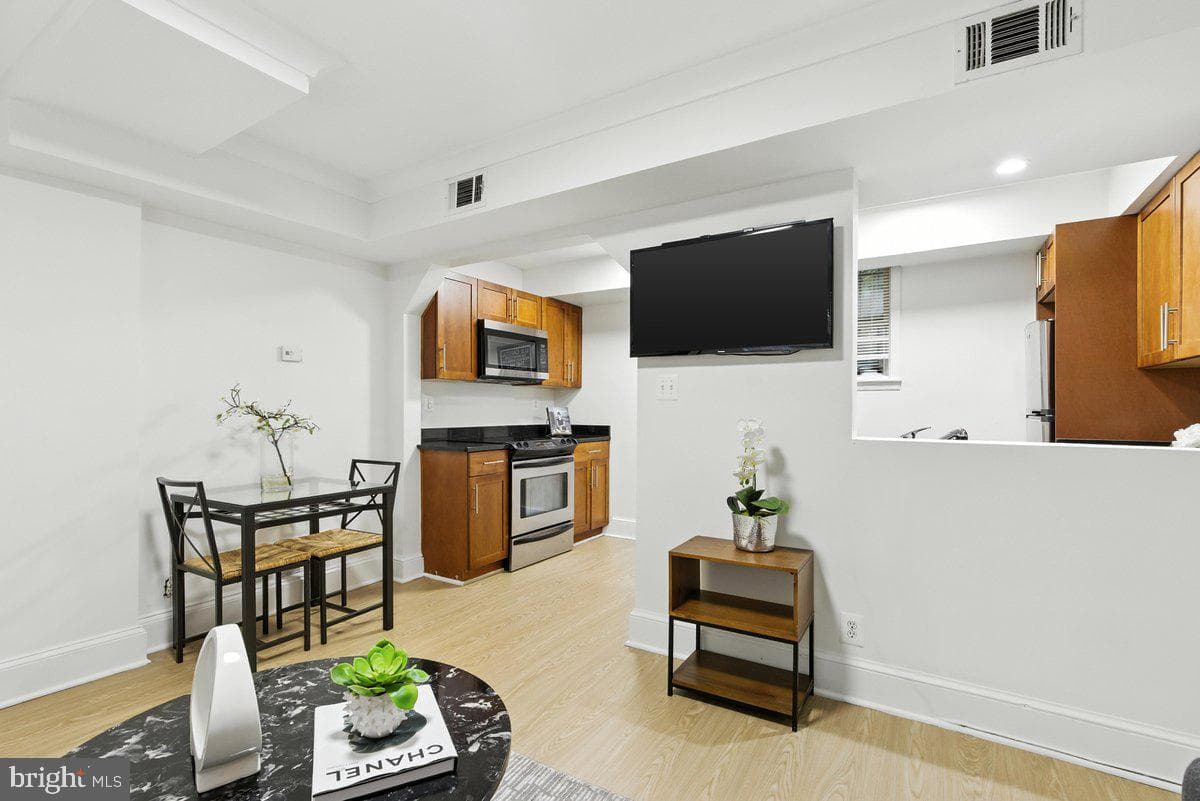 1367 K Street SE #b photo 9