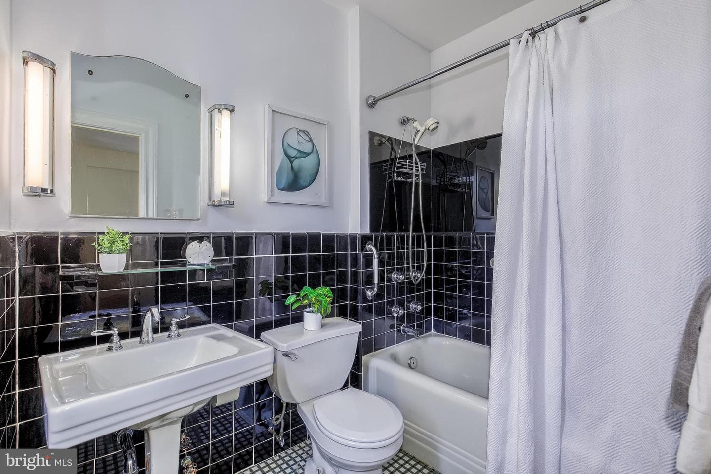 4000 Cathedral Avenue NW #144/145-B photo 18