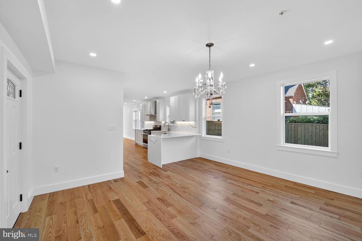 1516 Evarts Street NE photo 12