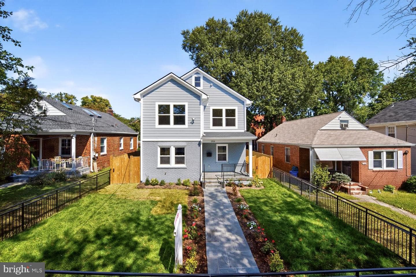 1516 Evarts Street NE photo 2