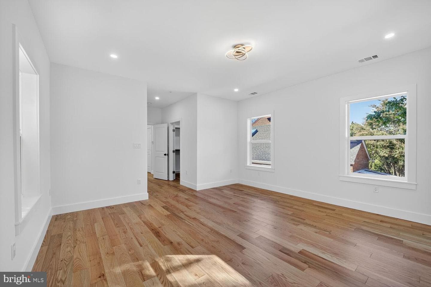 1516 Evarts Street NE photo 41