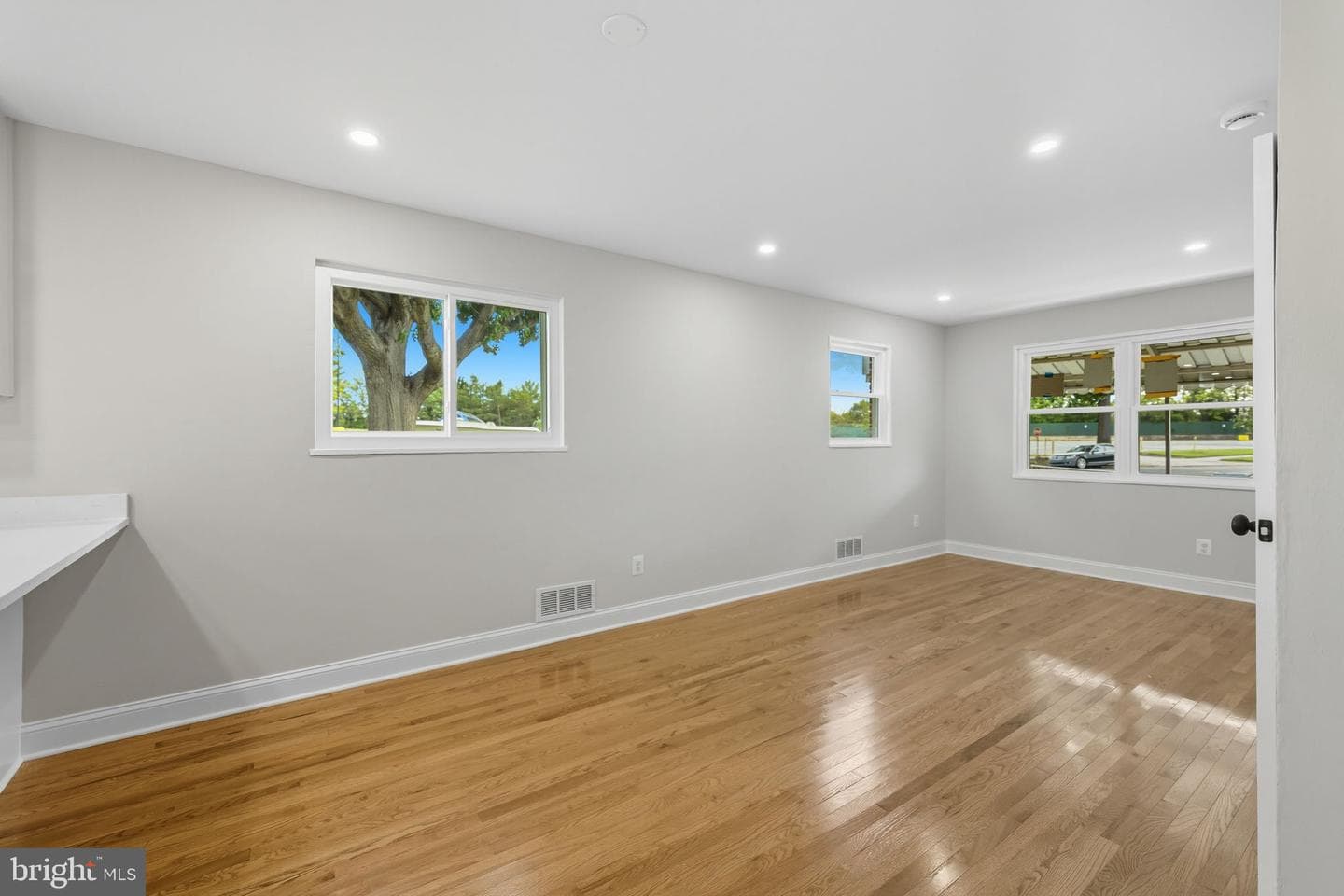 5916 8th Street NE photo 12