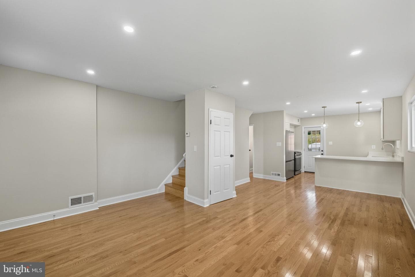 5916 8th Street NE photo 9