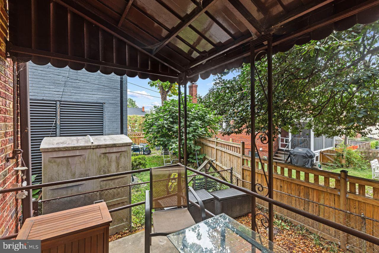 708 Underwood Street NW photo 35