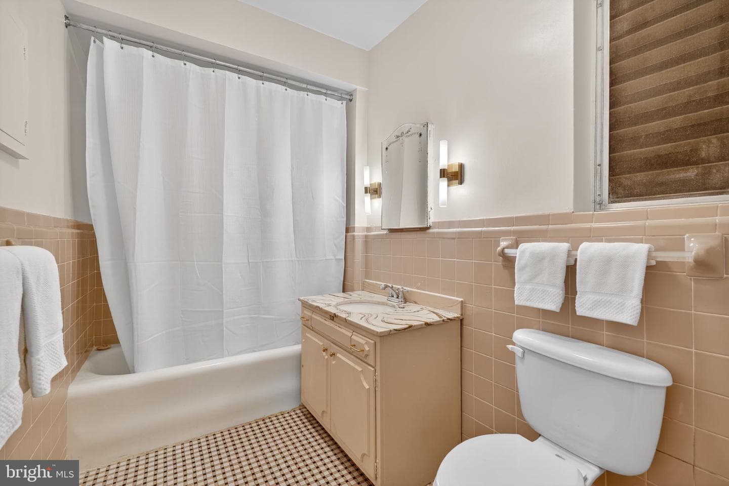 4000 Cathedral Avenue NW #208b photo 18