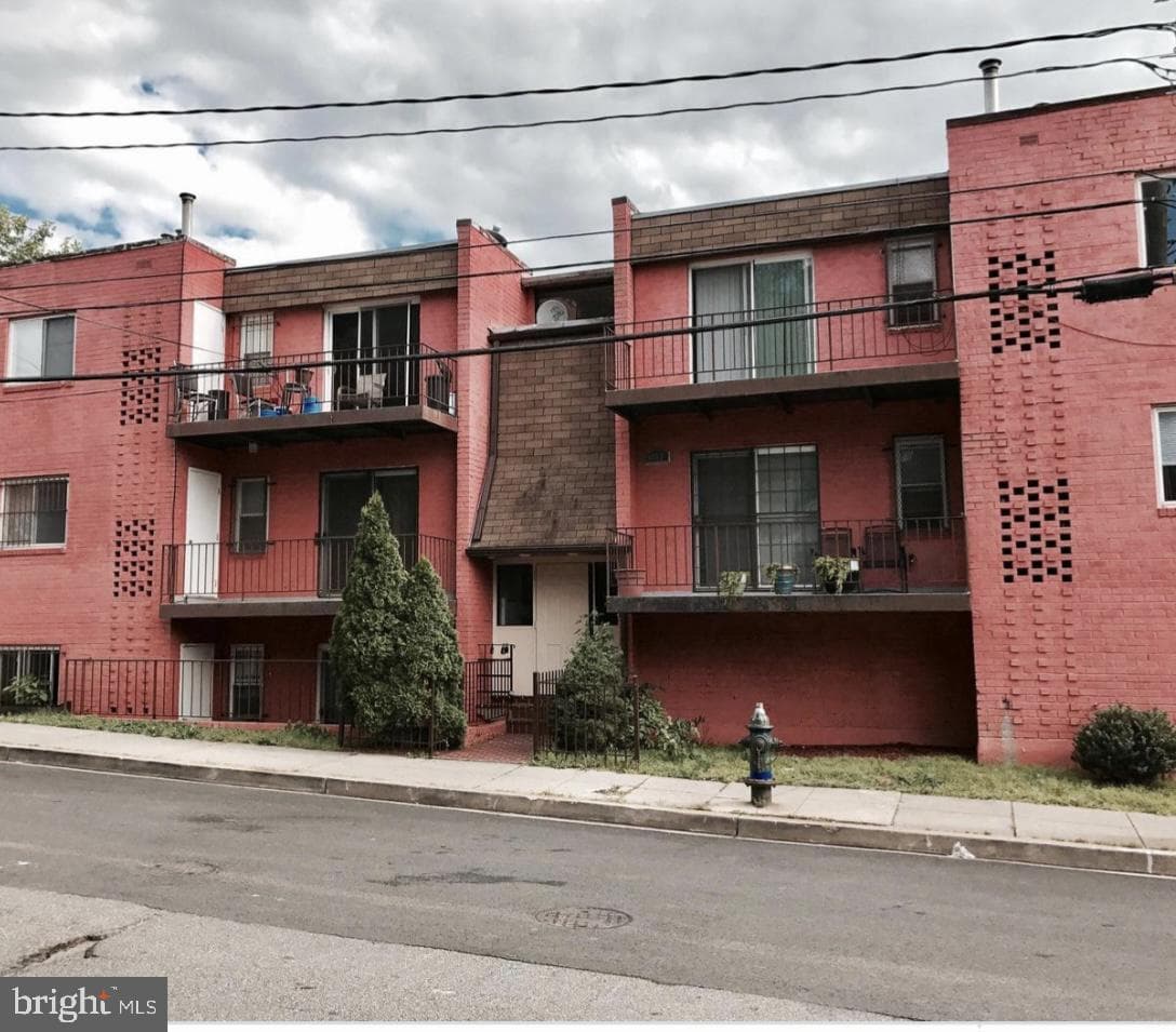 5009 D Street SE #202, Washington