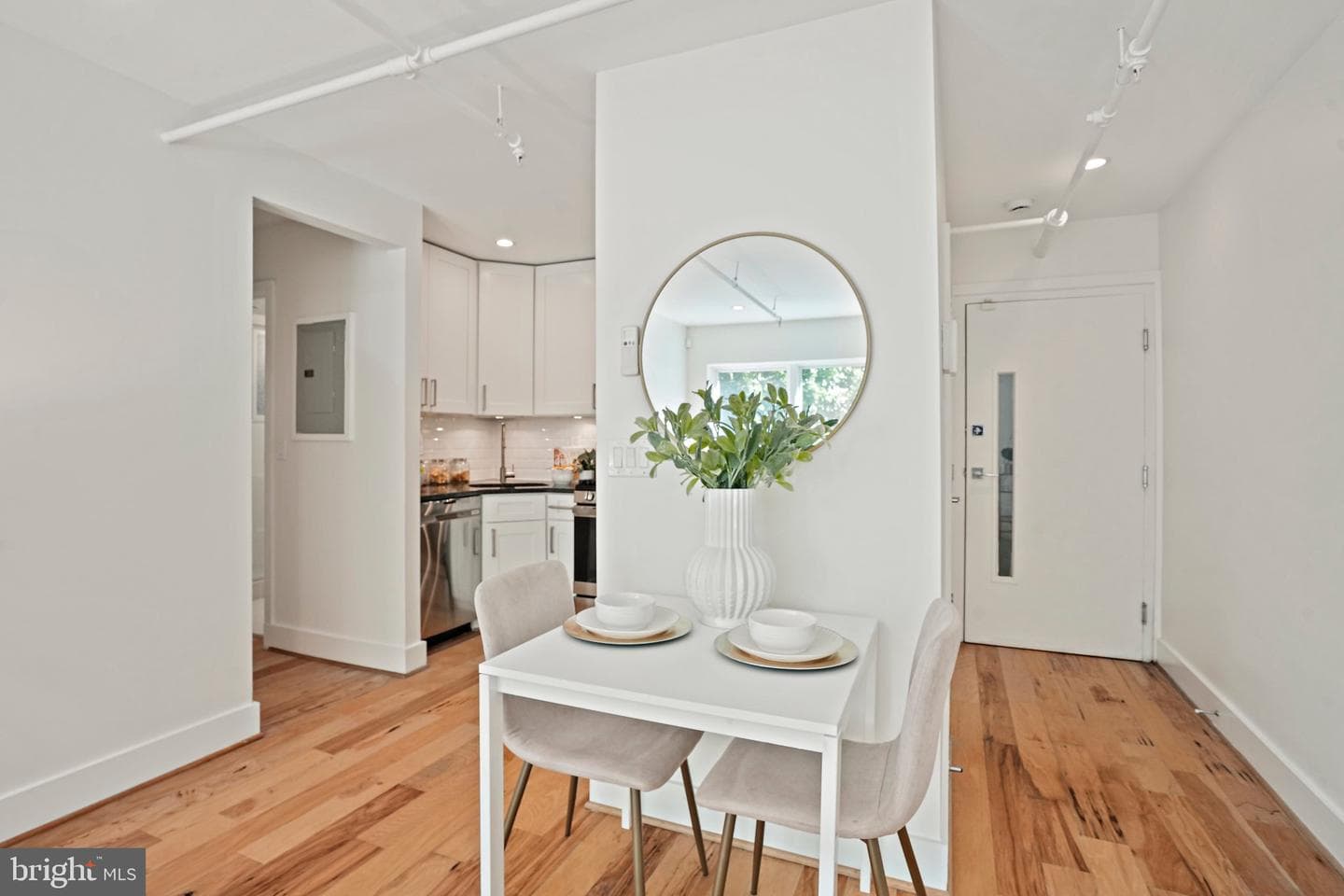 1514 Newton Street NW #103 photo 9
