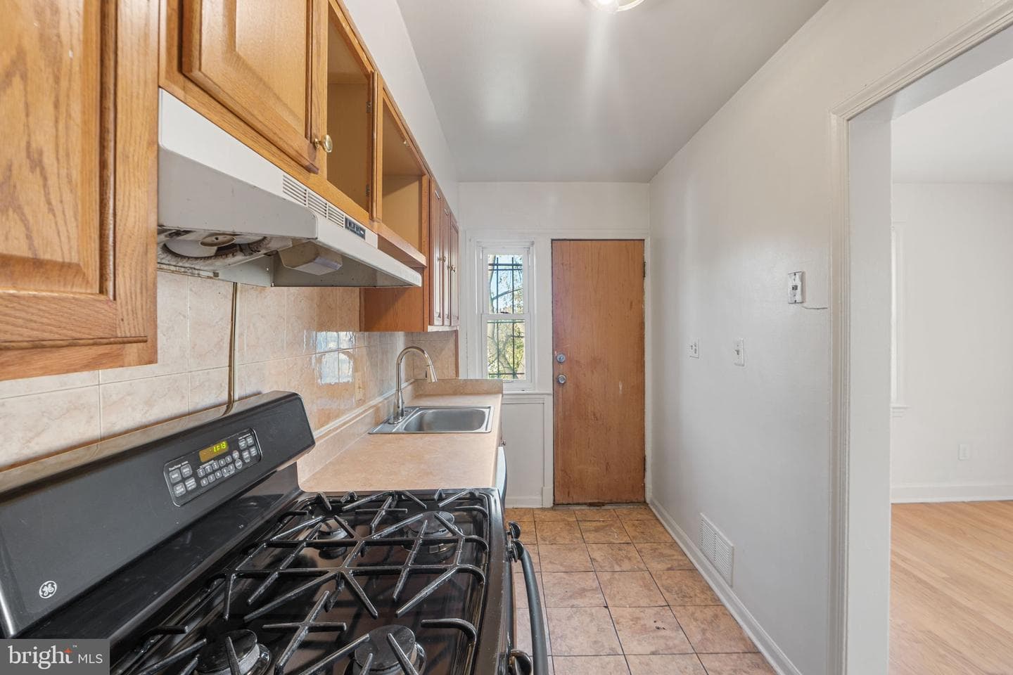 46 Burns Street NE photo 12