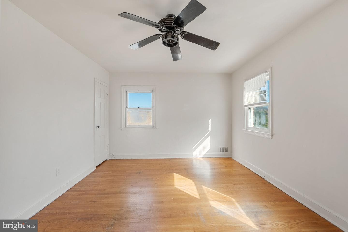 46 Burns Street NE photo 31