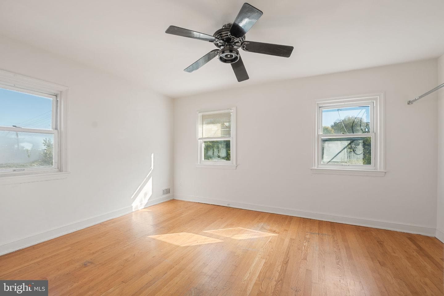 46 Burns Street NE photo 33