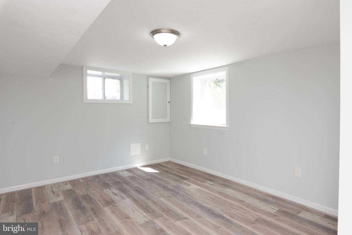 5513 Jay Street NE photo 13