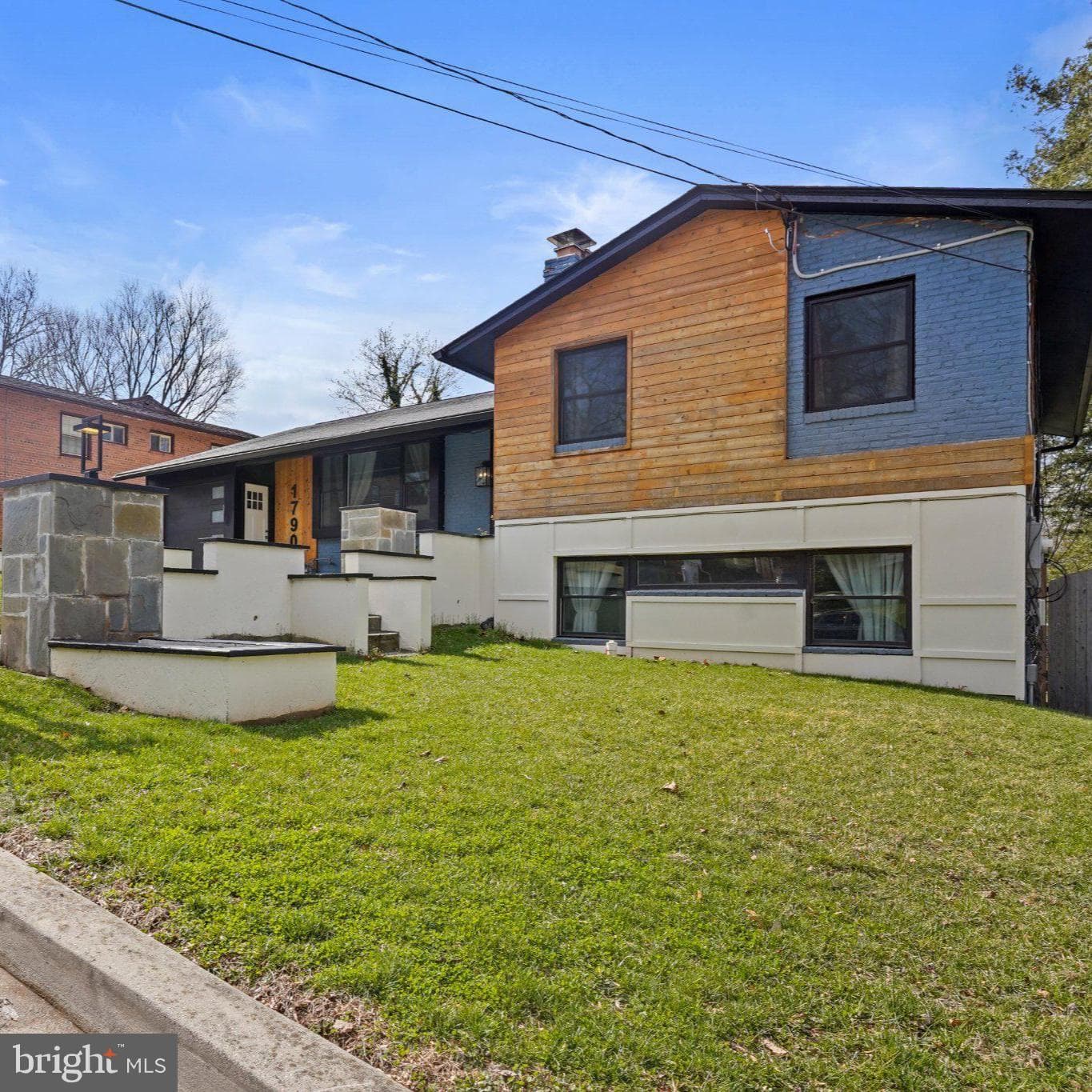 1790 Verbena Street NW photo 4