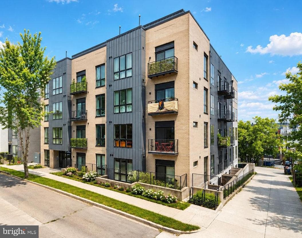 1016 17th Place NE #7, Washington