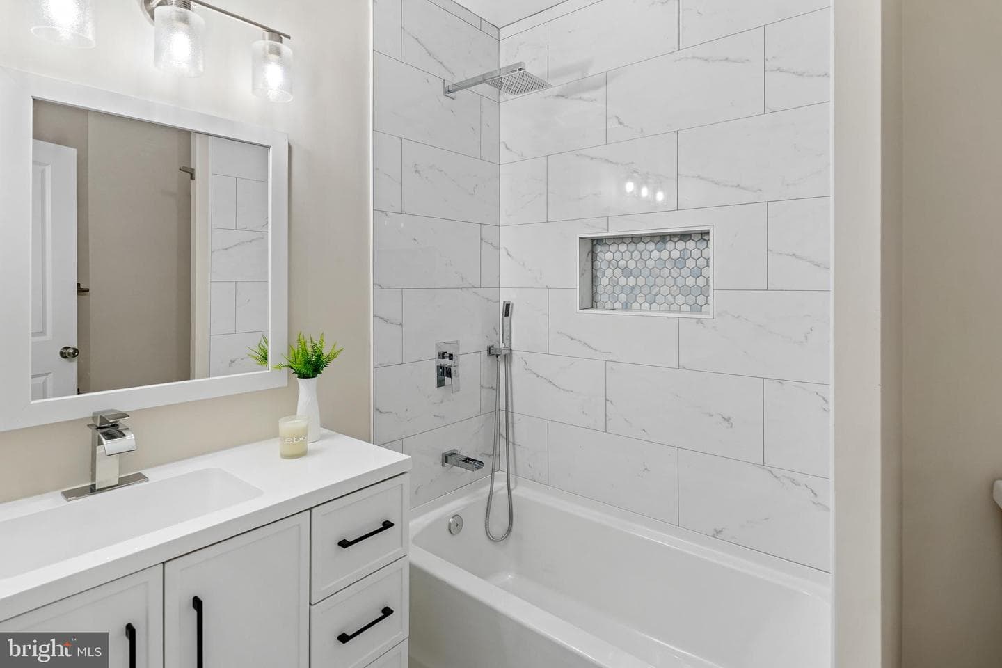 715 Longfellow Street NW photo 8