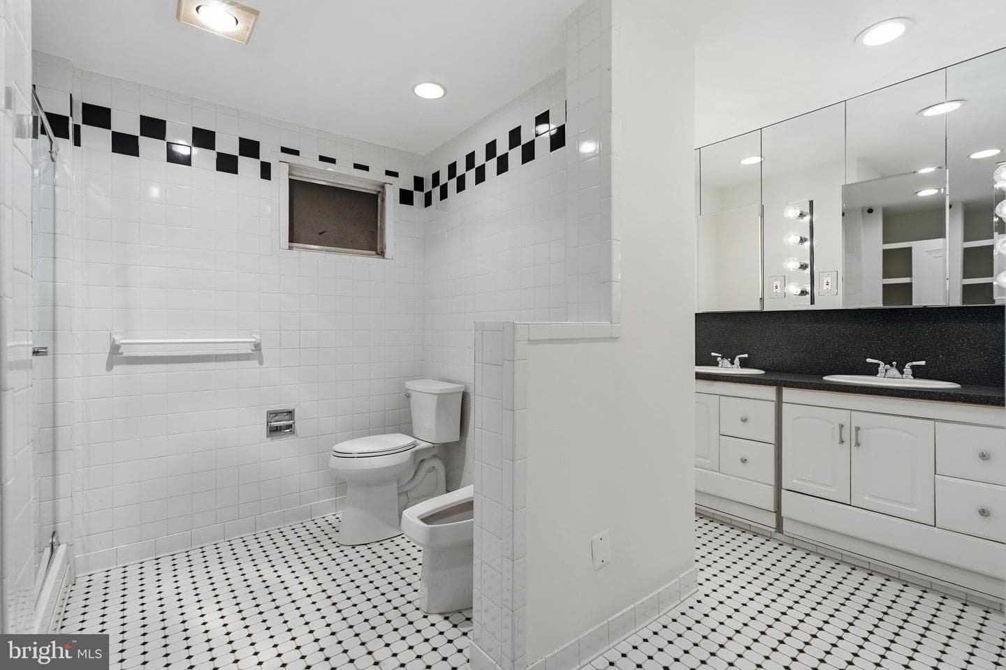 4000 Cathedral Avenue NW #334b/335b photo 16