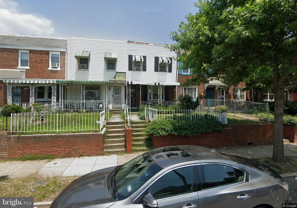 3330 Clay Street NE