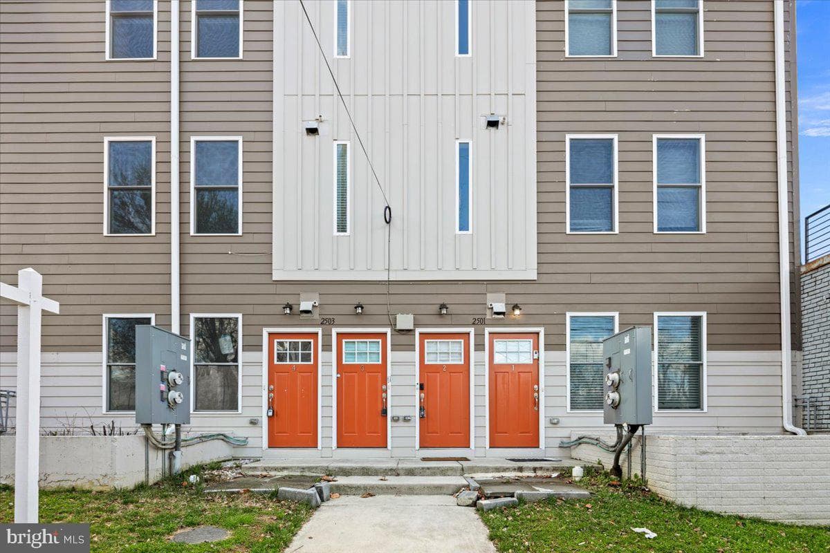 2503 Burns Street SE photo 14